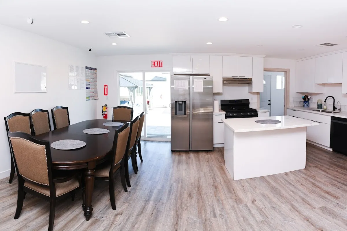 Bellaire Recovery - Photo 2