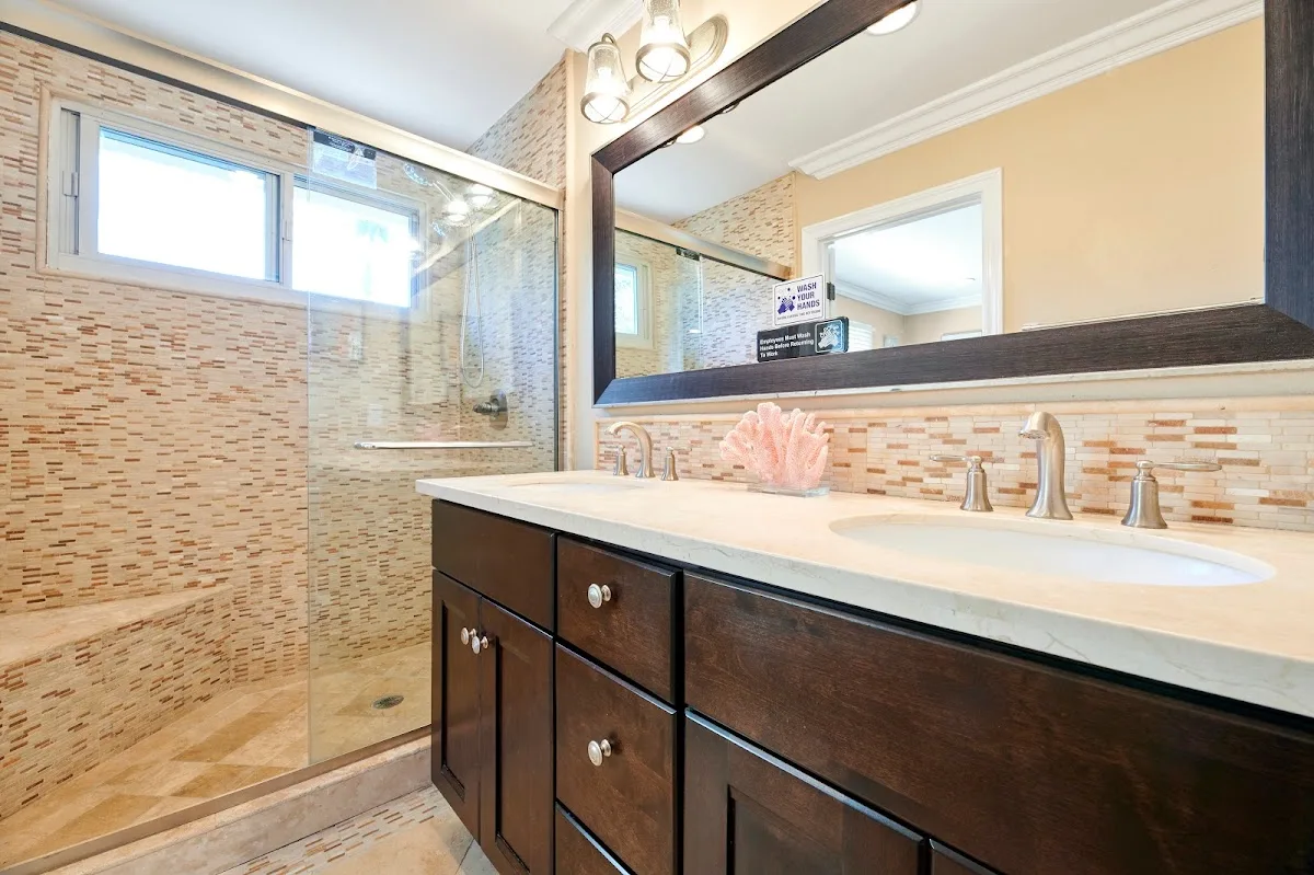 Gratitude Lodge-Drug & Alcohol Substance Abuse Addiction Center Newport Beach, CA - Photo 3