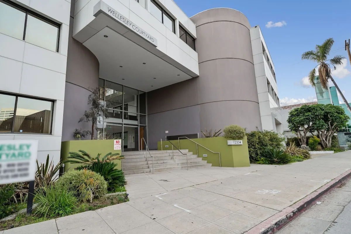 The Canyon at Santa Monica - Photo 4