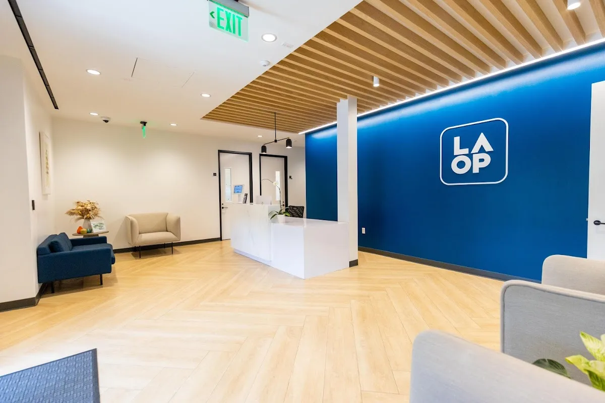 Los Angeles Outpatient Center - Photo 1