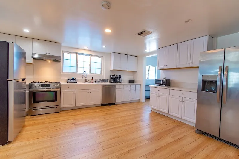 The Nook Sober Living in Los Angeles for Women - Photo 3