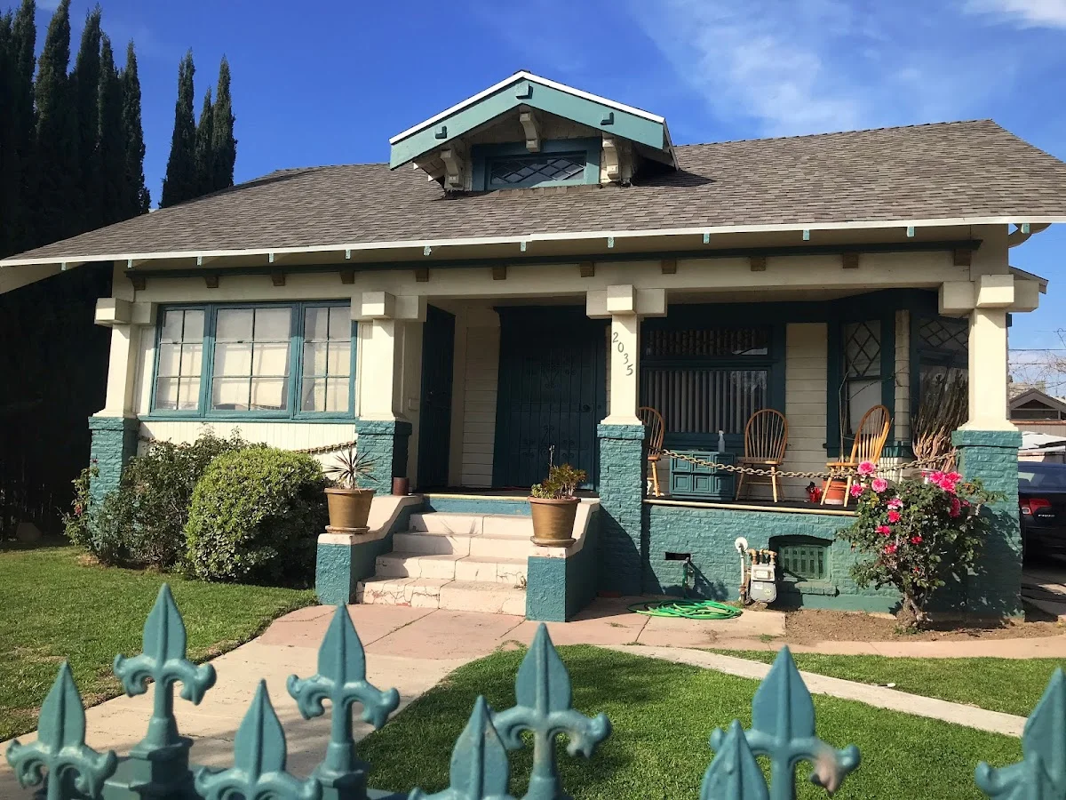 Chains of Love Sober Living for Women - 사진 1