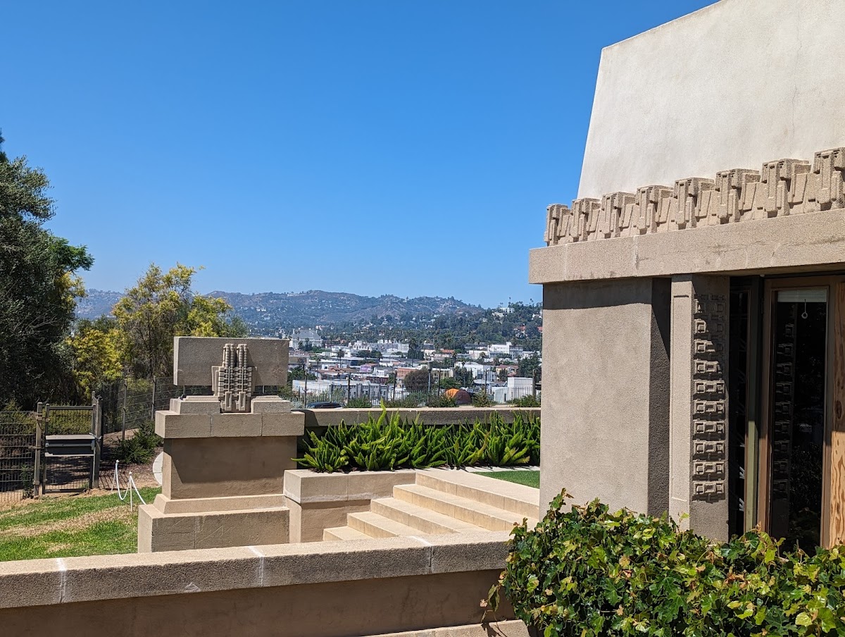 Hillock House I