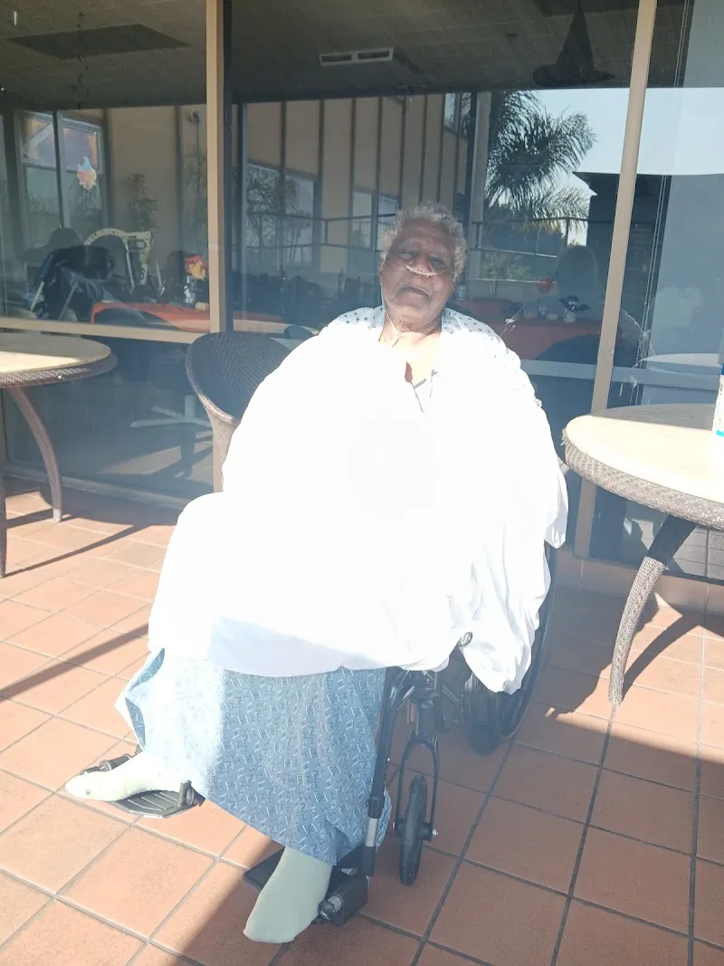 Rehabilitation Center of Los Angeles - Photo 5